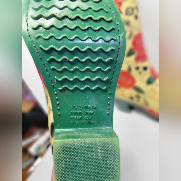 Nomad yippy natural w/rose & skull size 7 (worn once- box kept) - Picture 3 of 4